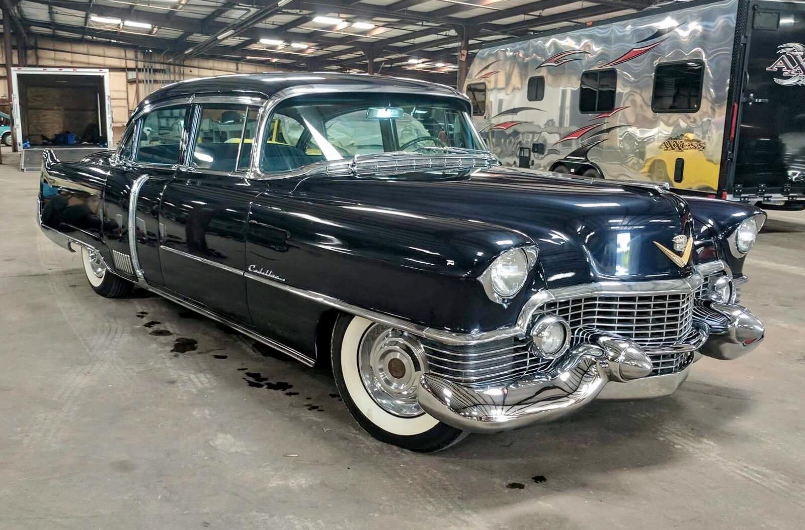 Cadillac fleetwood series 60