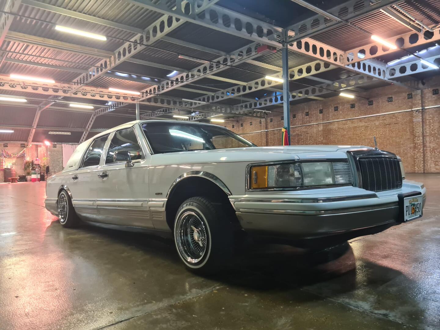 1991 Lincoln Town Car Presidential with hydraulics American